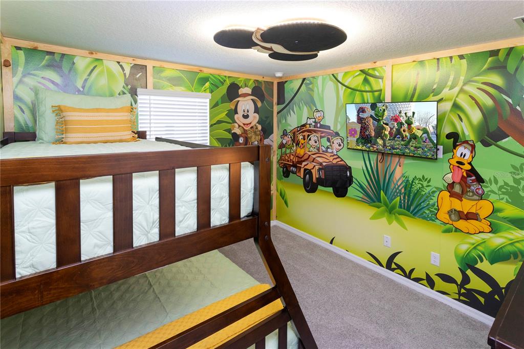 Slide show image of the Orlando Florida Home for Sale 37