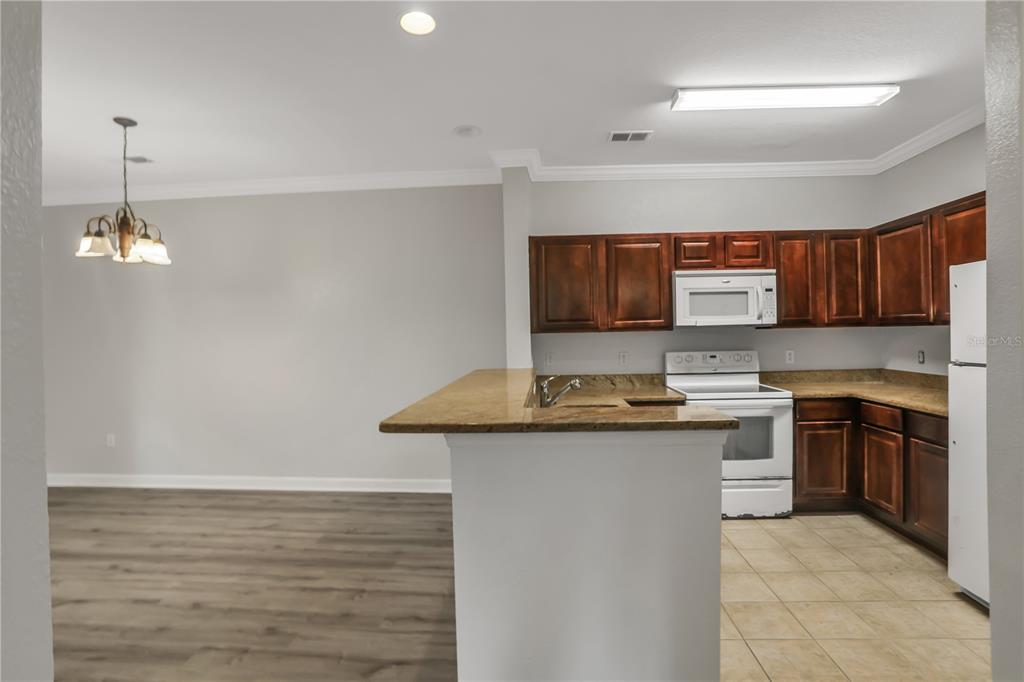 Slide show image of the Orlando Florida Home for Sale 11
