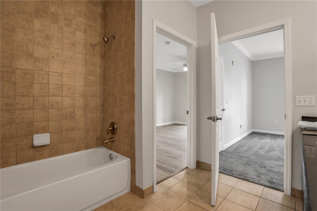 Slide show image of the Orlando Florida Home for Sale 18