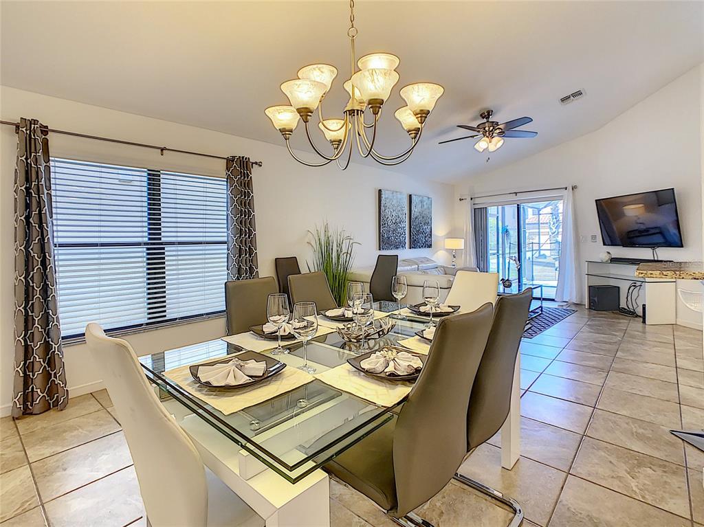 Slide show image of the Orlando Florida Home for Sale 23
