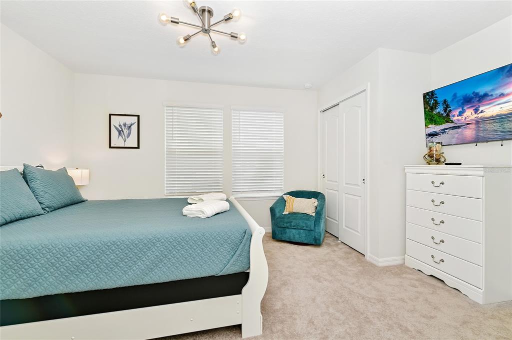 Slide show image of the Orlando Florida Home for Sale 45