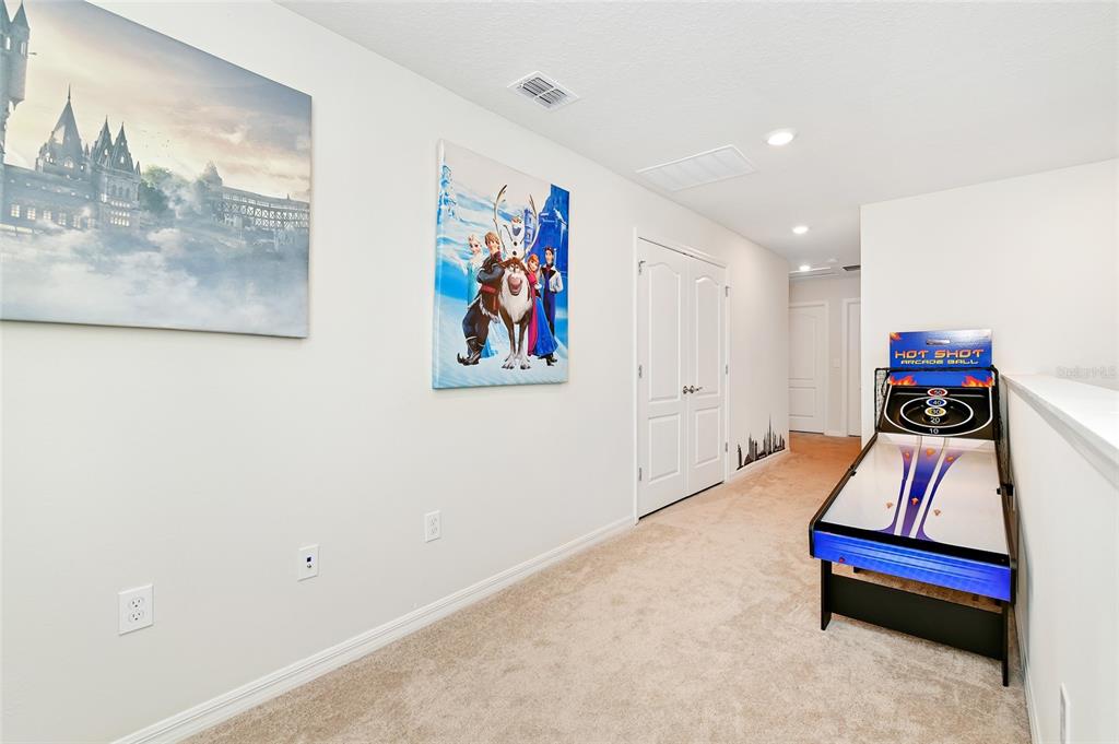 Slide show image of the Orlando Florida Home for Sale 47