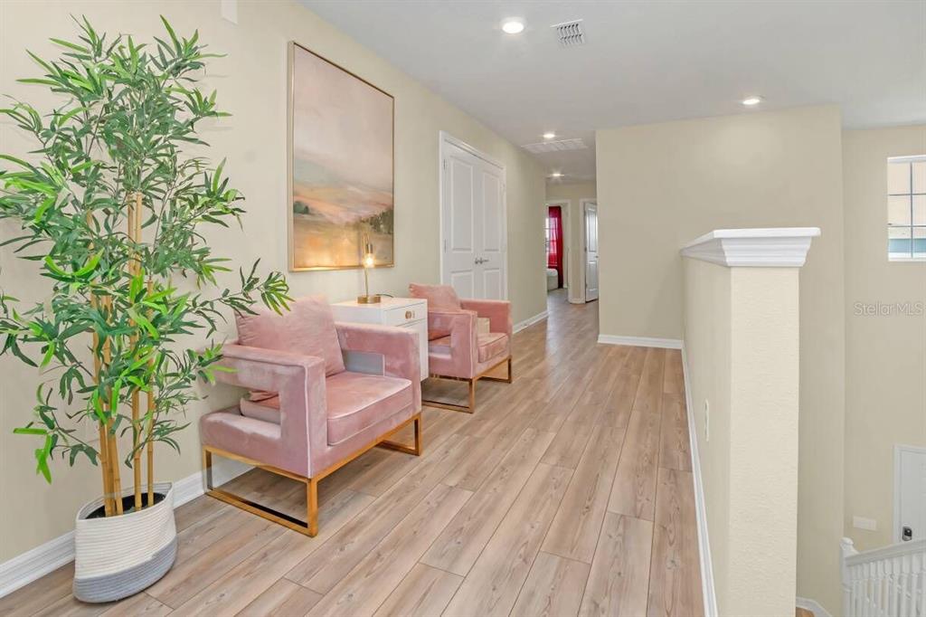 Slide show image of the Orlando Florida Home for Sale 30