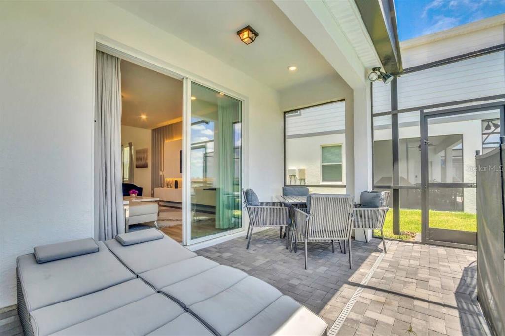 Slide show image of the Orlando Florida Home for Sale 38