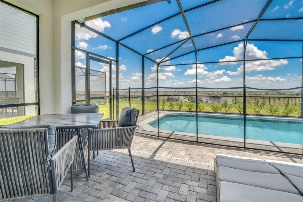 Slide show image of the Orlando Florida Home for Sale 39