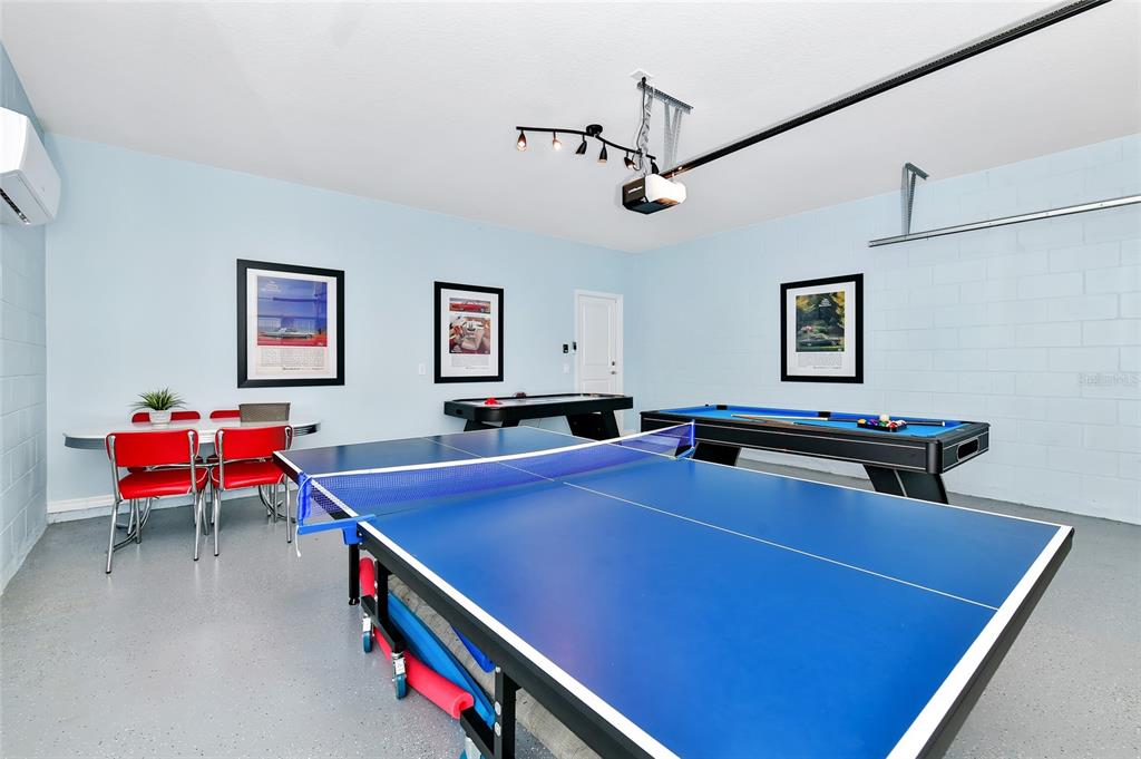 Slide show image of the Orlando Florida Home for Sale 35