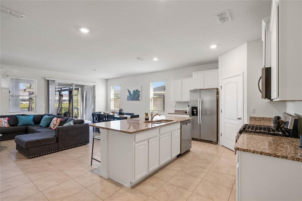 Slide show image of the Orlando Florida Home for Sale 11