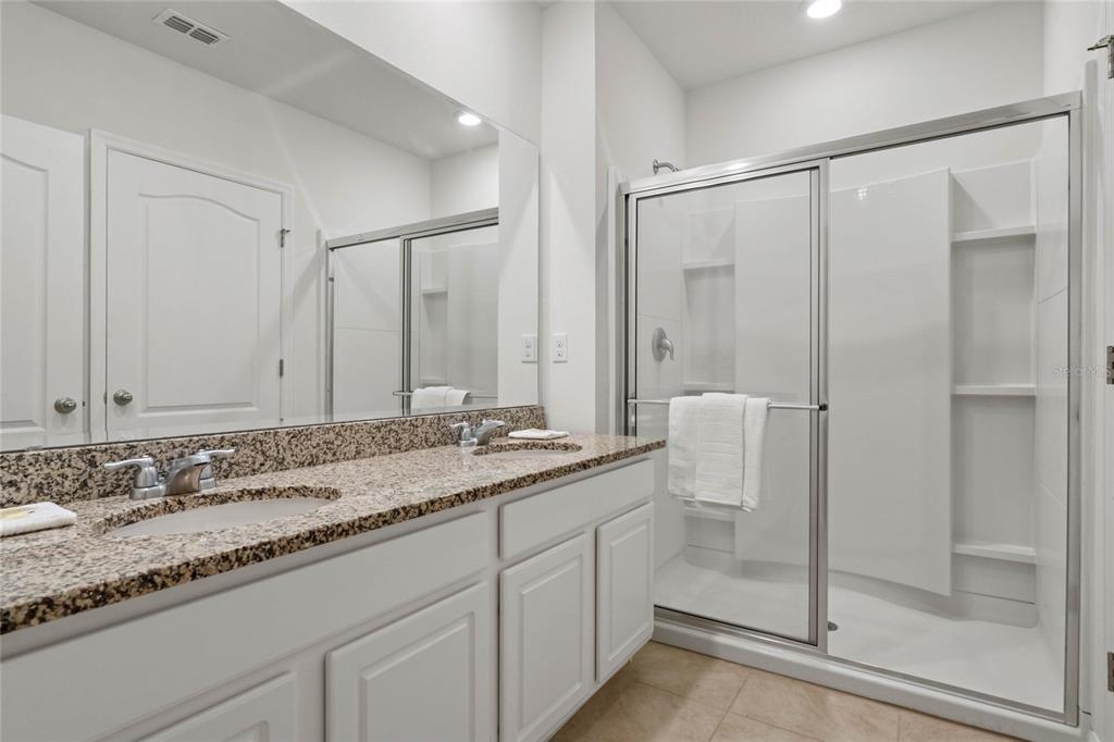 Slide show image of the Orlando Florida Home for Sale 21