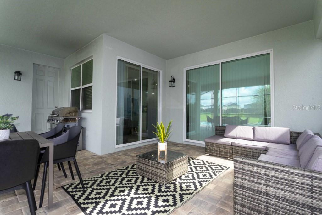 Slide show image of the Orlando Florida Home for Sale 38
