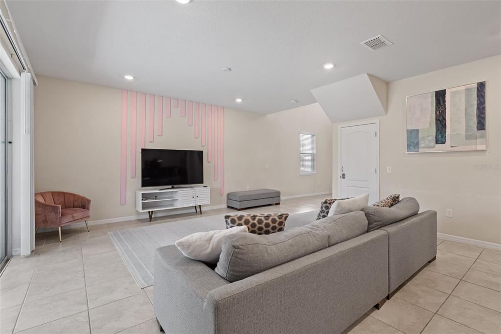 Slide show image of the Orlando Florida Home for Sale 06