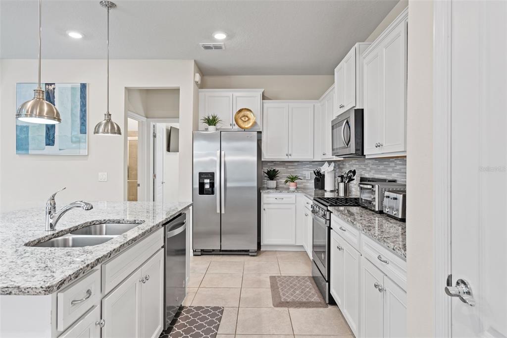 Slide show image of the Orlando Florida Home for Sale 09