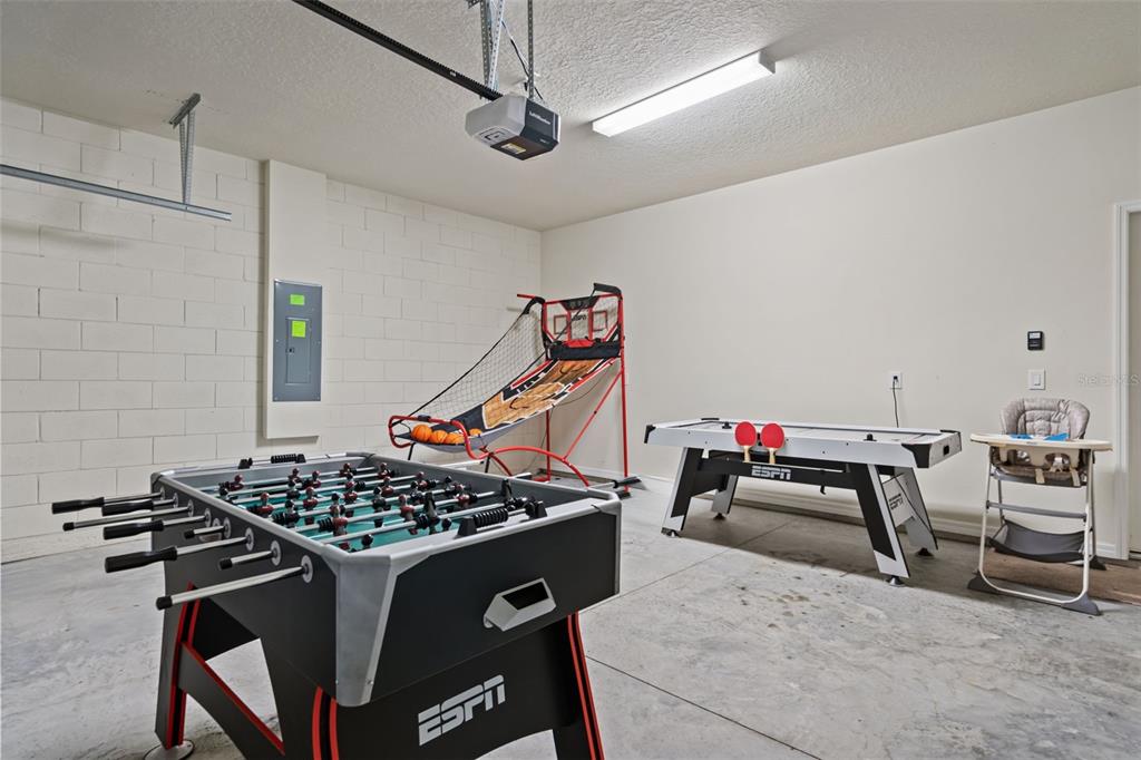 Slide show image of the Orlando Florida Home for Sale 23