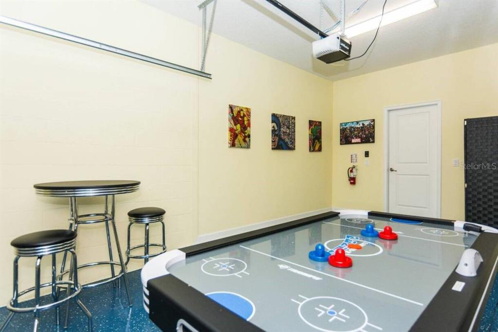 Slide show image of the Orlando Florida Home for Sale 39