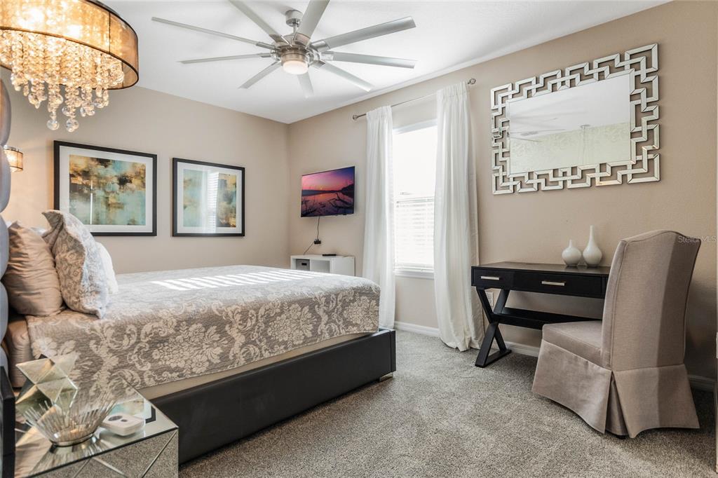 Slide show image of the Orlando Florida Home for Sale 42