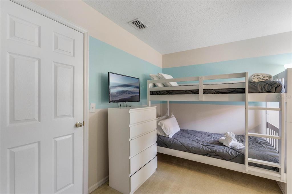 Slide show image of the Orlando Florida Home for Sale 24