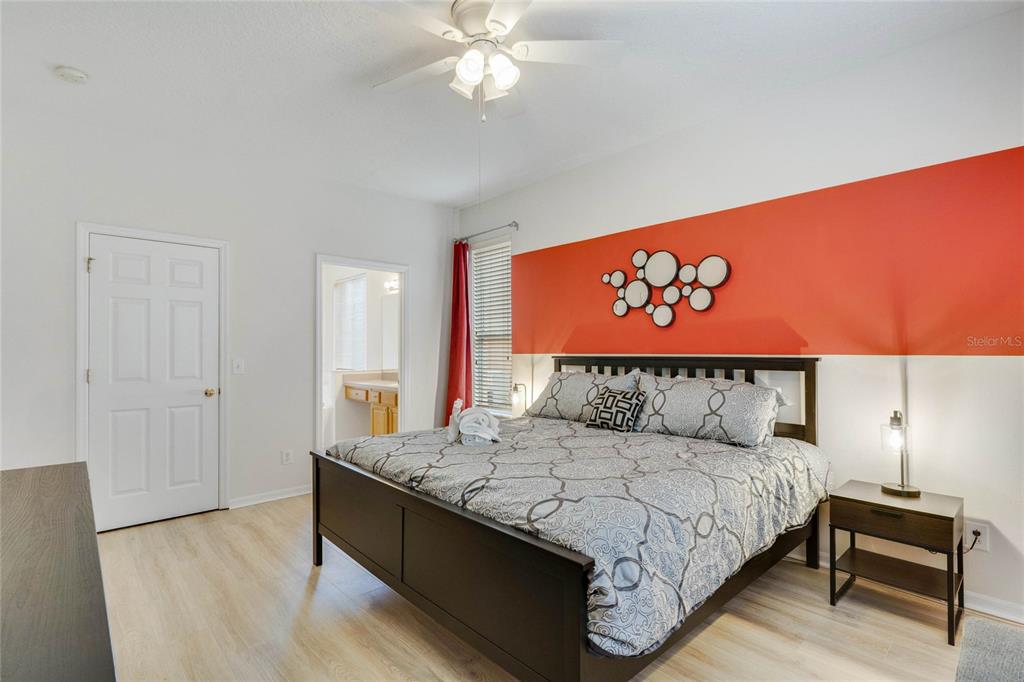 Slide show image of the Orlando Florida Home for Sale 37