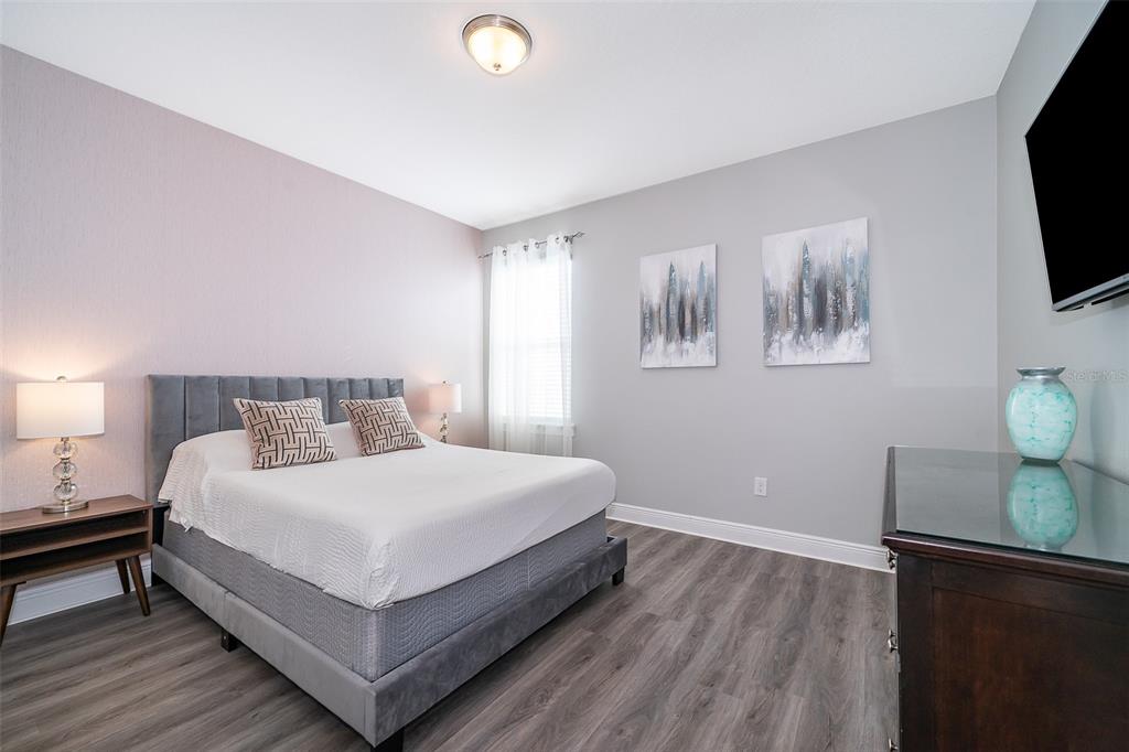 Slide show image of the Orlando Florida Home for Sale 27