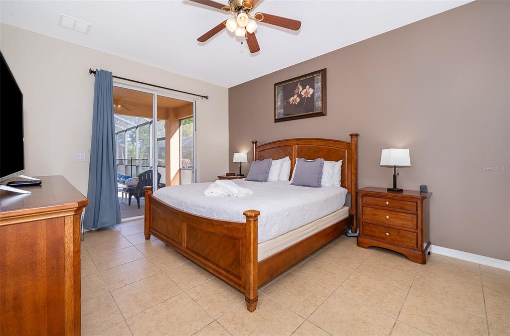 Slide show image of the Orlando Florida Home for Sale 18