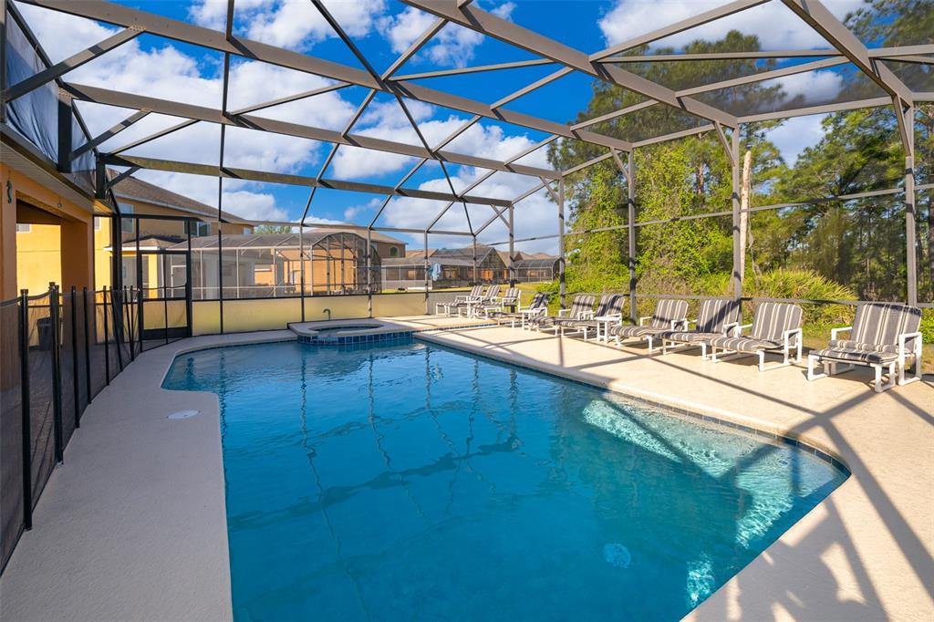 Slide show image of the Orlando Florida Home for Sale 23