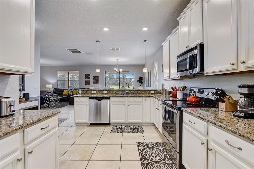 Slide show image of the Orlando Florida Home for Sale 26
