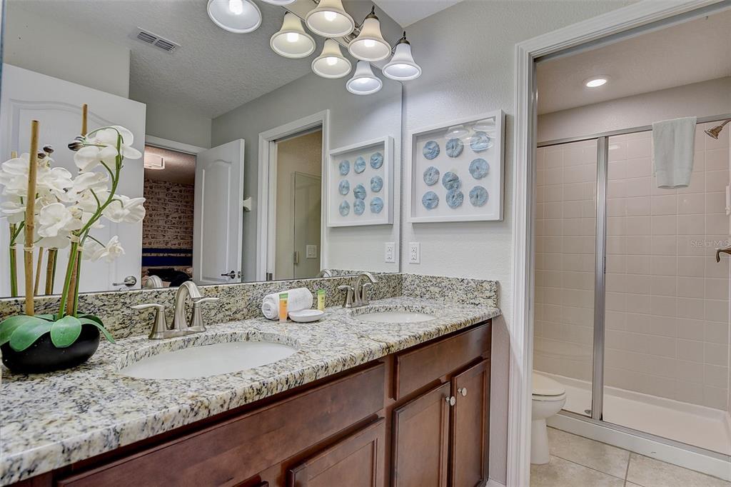 Slide show image of the Orlando Florida Home for Sale 31