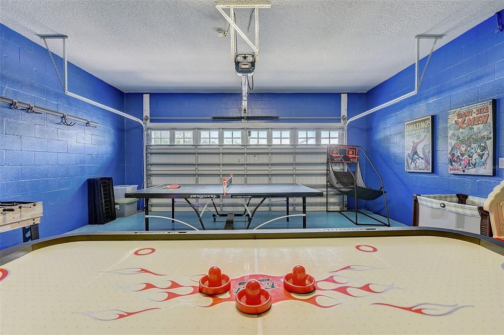 Slide show image of the Orlando Florida Home for Sale 58