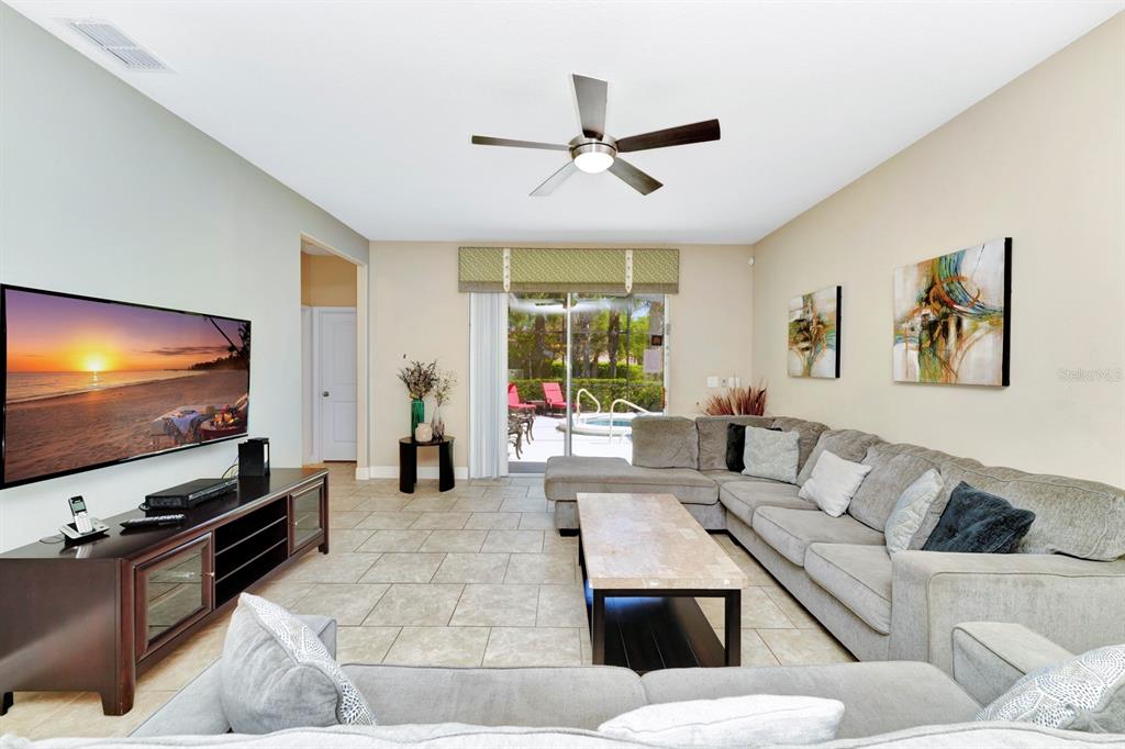 Slide show image of the Orlando Florida Home for Sale 02