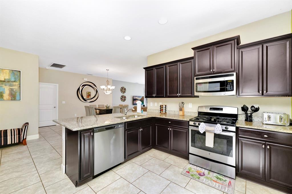 Slide show image of the Orlando Florida Home for Sale 16