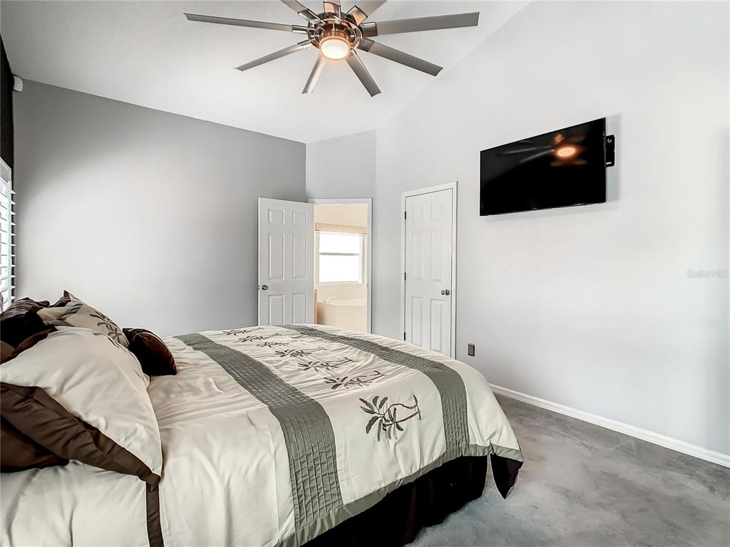 Slide show image of the Orlando Florida Home for Sale 42