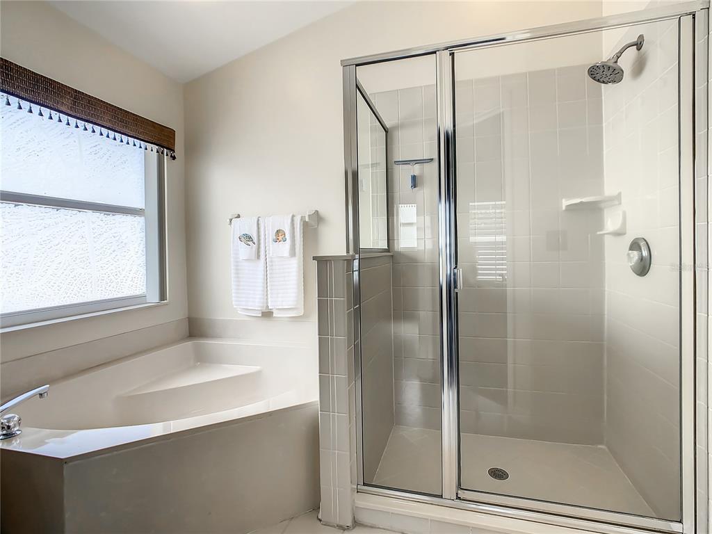 Slide show image of the Orlando Florida Home for Sale 44