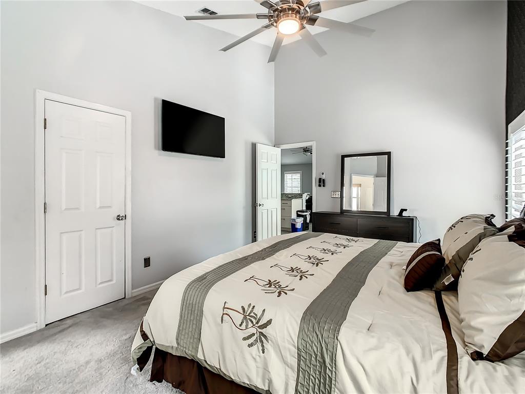 Slide show image of the Orlando Florida Home for Sale 51