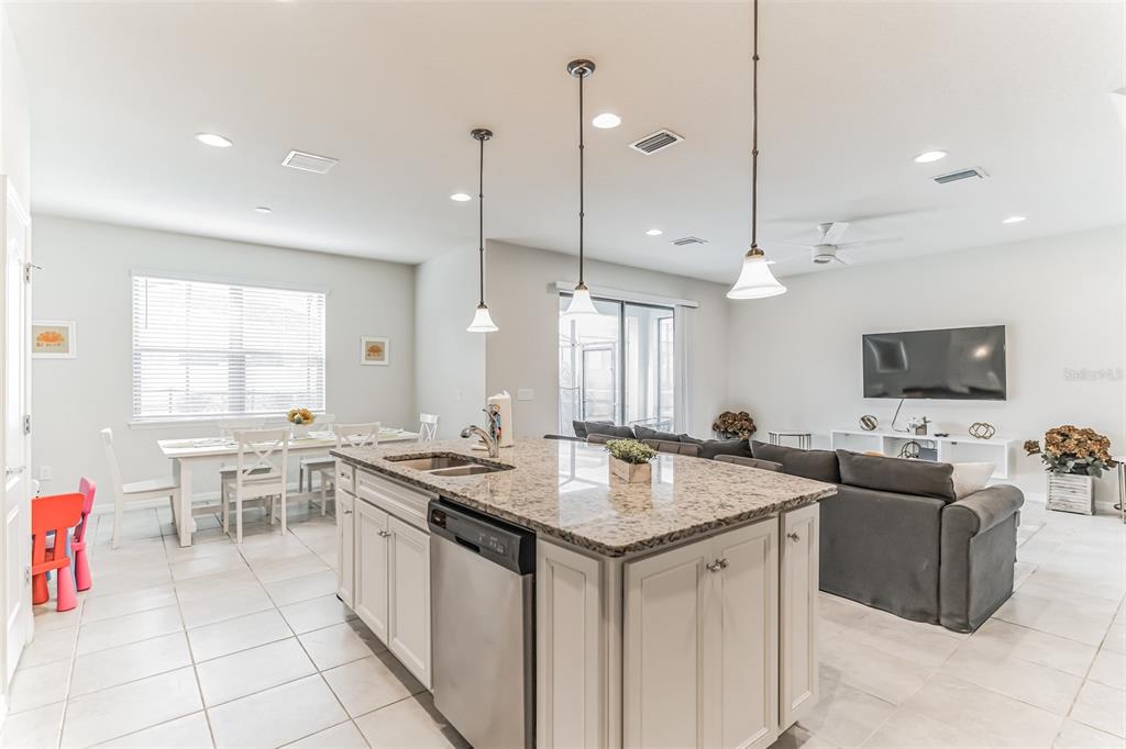 Slide show image of the Orlando Florida Home for Sale 12