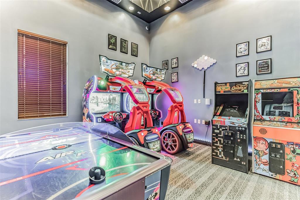 Slide show image of the Orlando Florida Home for Sale 45
