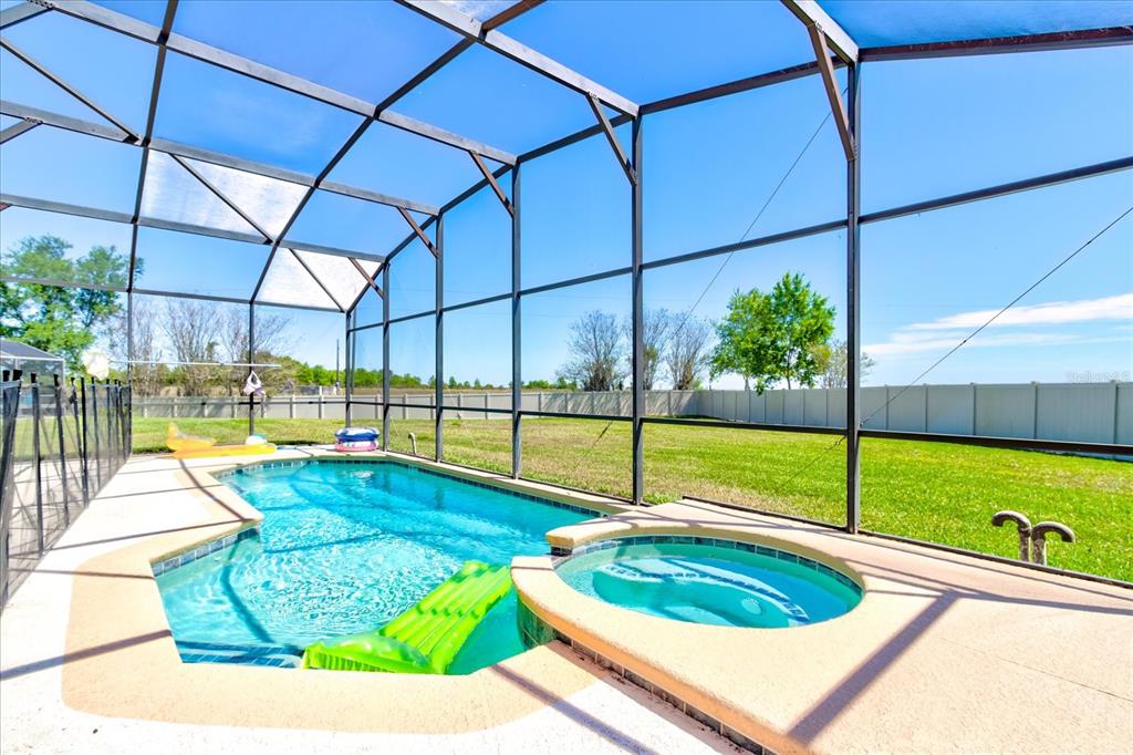 Slide show image of the Orlando Florida Home for Sale 02