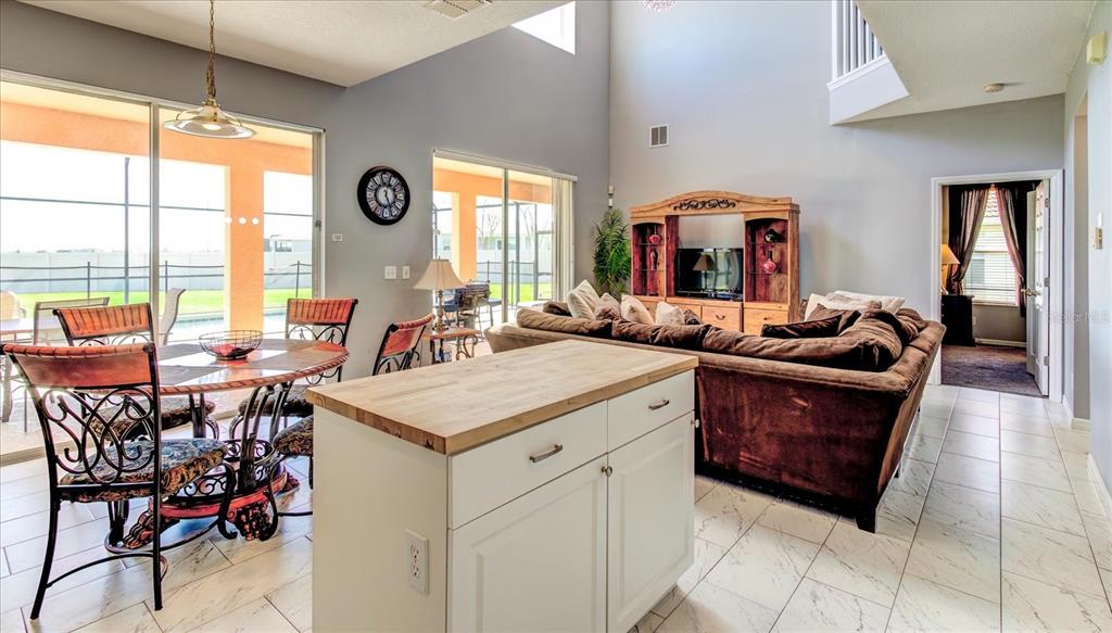 Slide show image of the Orlando Florida Home for Sale 13