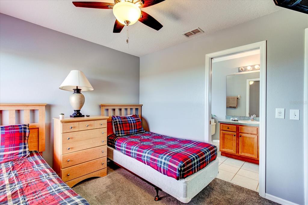 Slide show image of the Orlando Florida Home for Sale 24