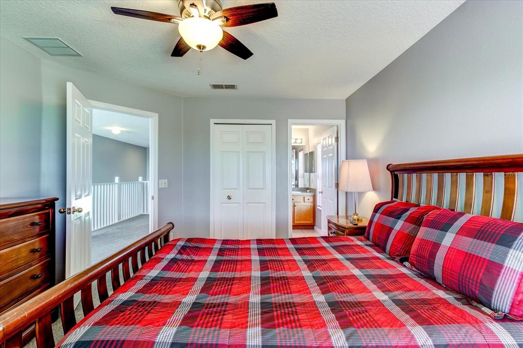 Slide show image of the Orlando Florida Home for Sale 31