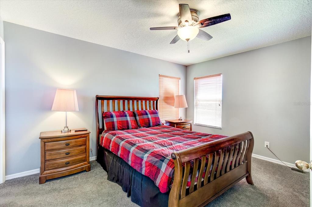Slide show image of the Orlando Florida Home for Sale 32