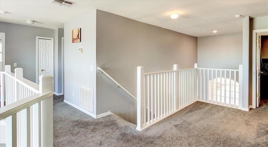 Slide show image of the Orlando Florida Home for Sale 33