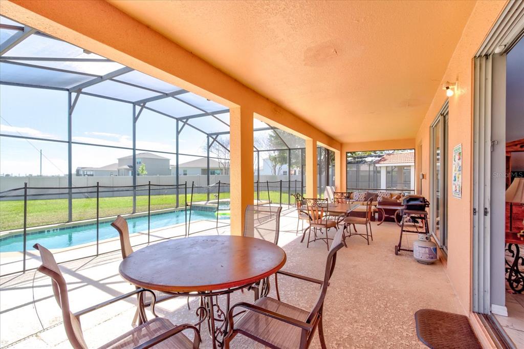Slide show image of the Orlando Florida Home for Sale 44