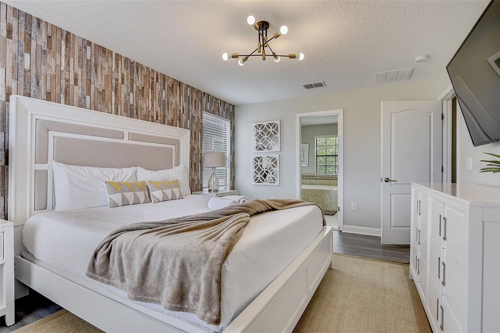 Slide show image of the Orlando Florida Home for Sale 48