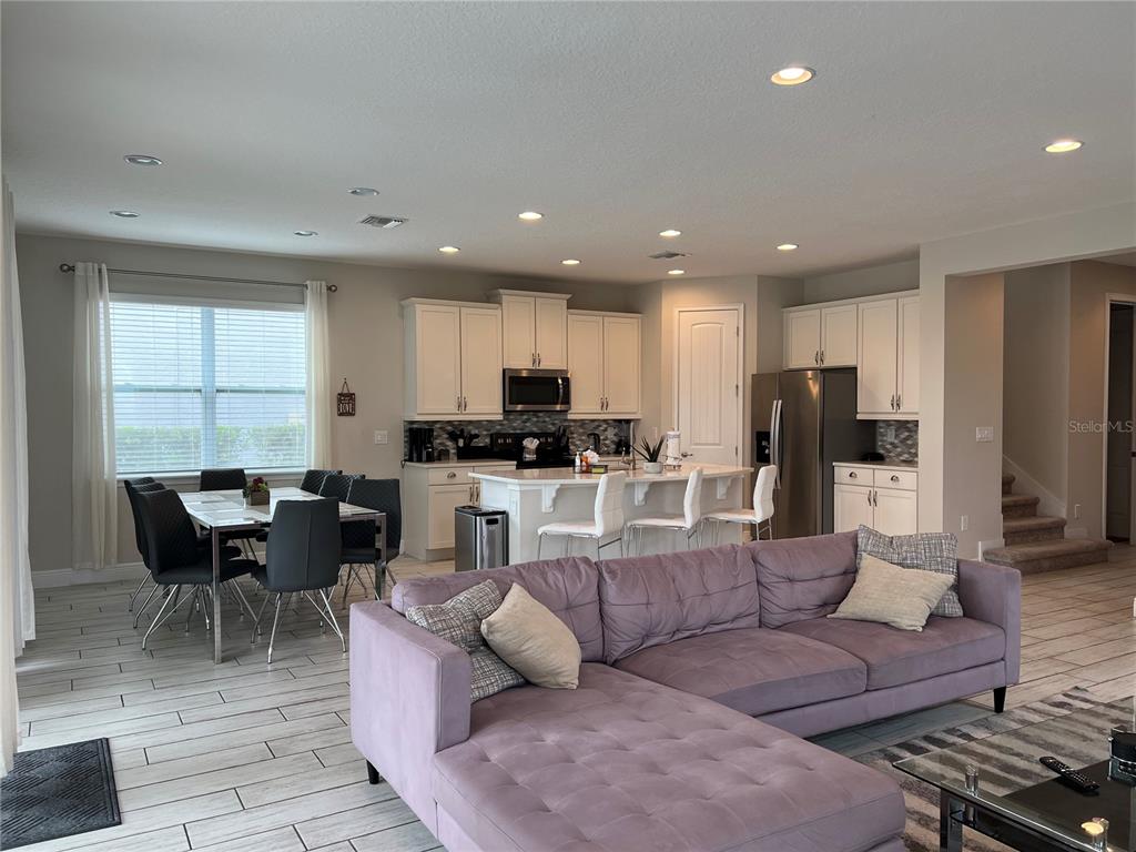 Slide show image of the Orlando Florida Home for Sale 04