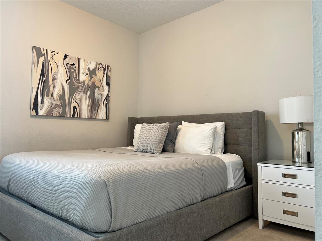 Slide show image of the Orlando Florida Home for Sale 19