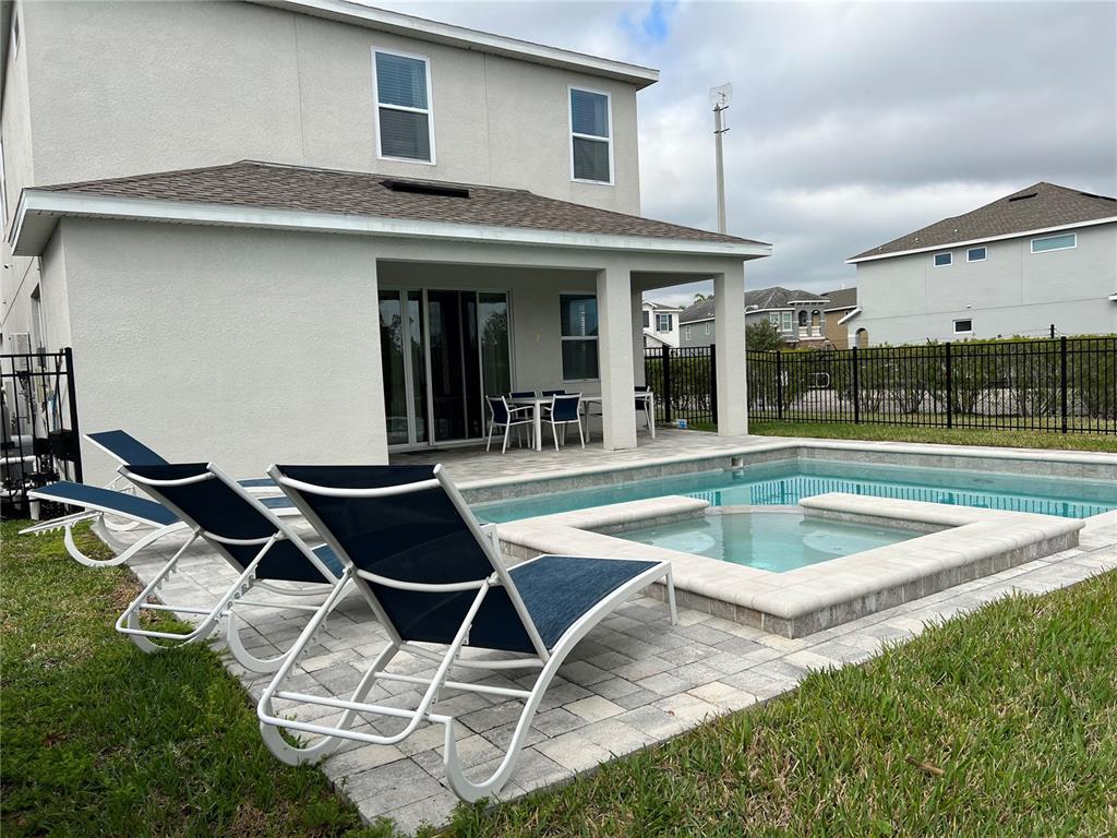 Slide show image of the Orlando Florida Home for Sale 24