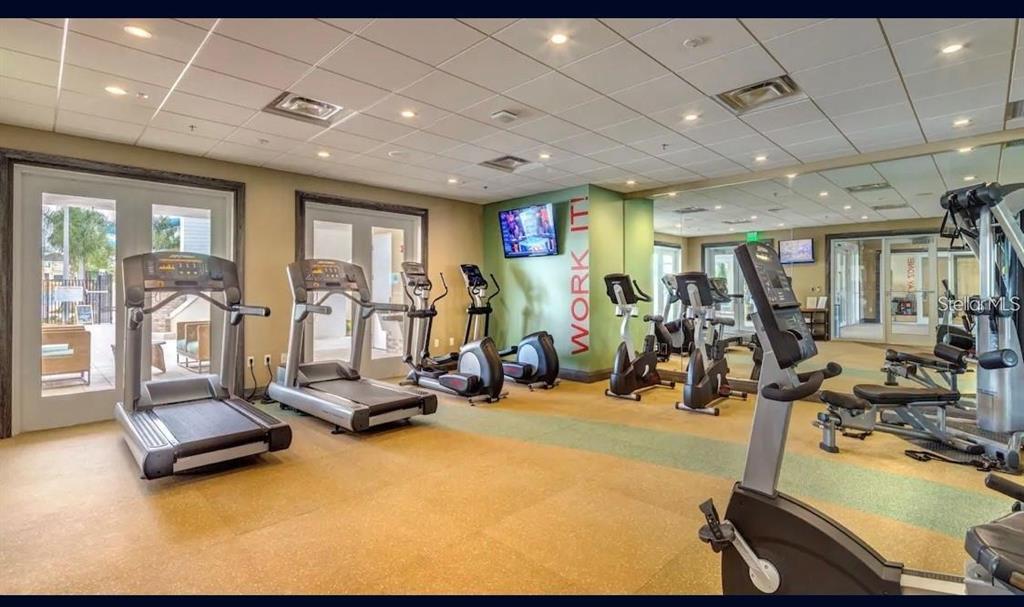 Slide show image of the Orlando Florida Home for Sale 35