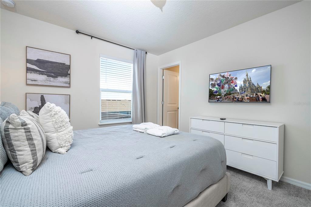 Slide show image of the Orlando Florida Home for Sale 42