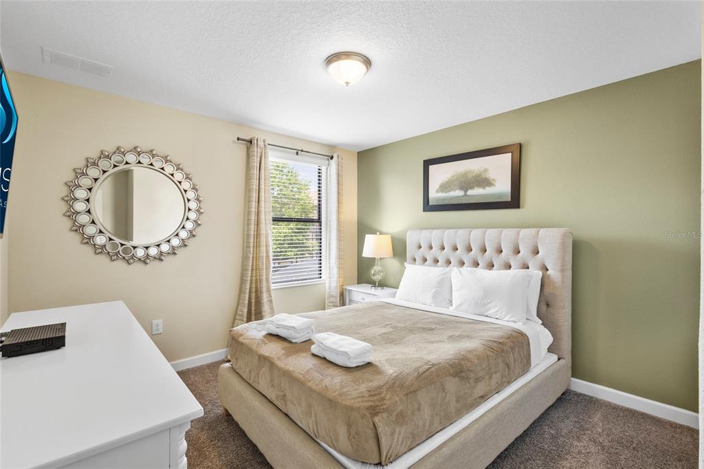 Slide show image of the Orlando Florida Home for Sale 21