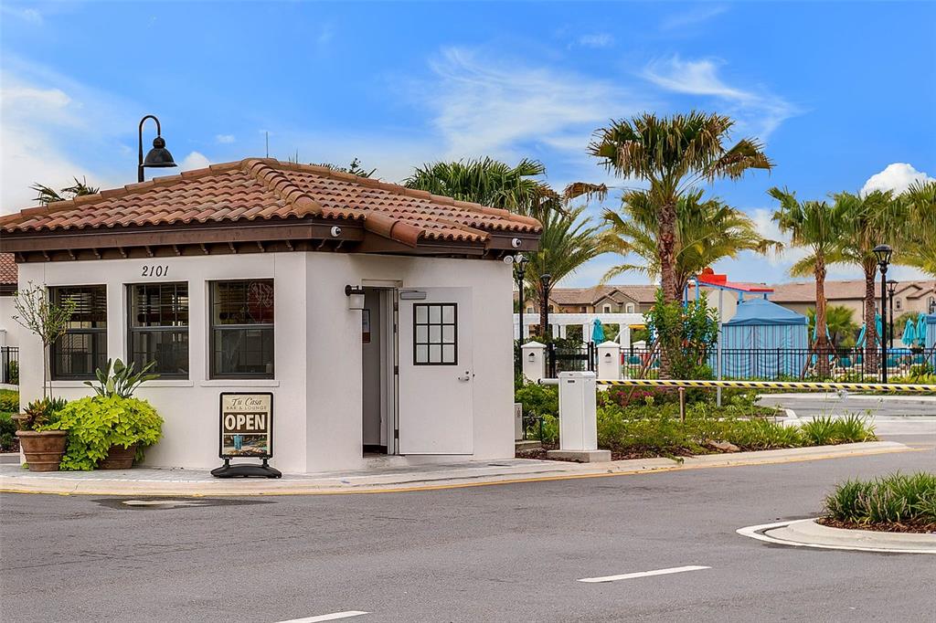 Slide show image of the Orlando Florida Home for Sale 43