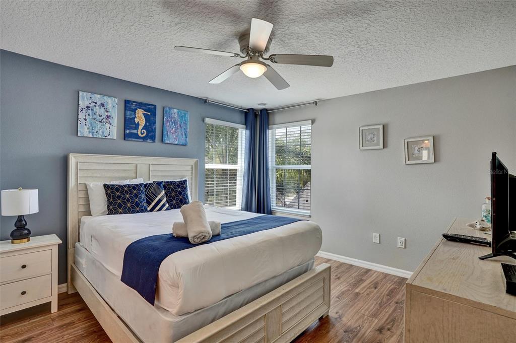Slide show image of the Orlando Florida Home for Sale 28