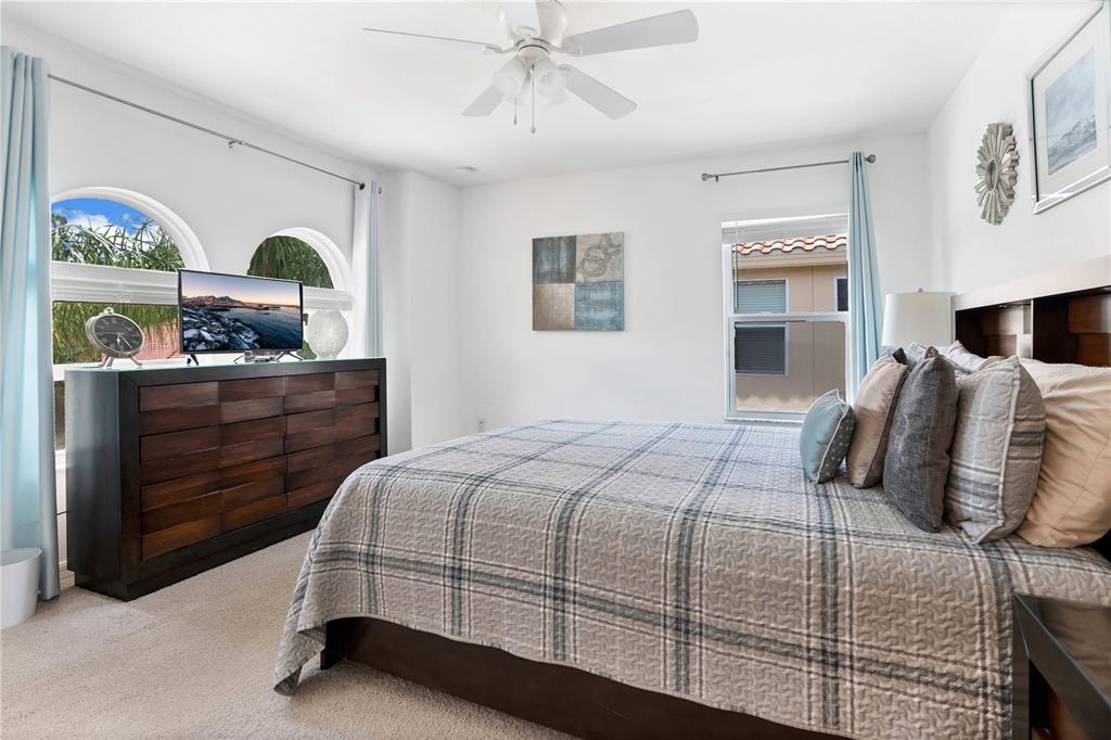 Slide show image of the Orlando Florida Home for Sale 22